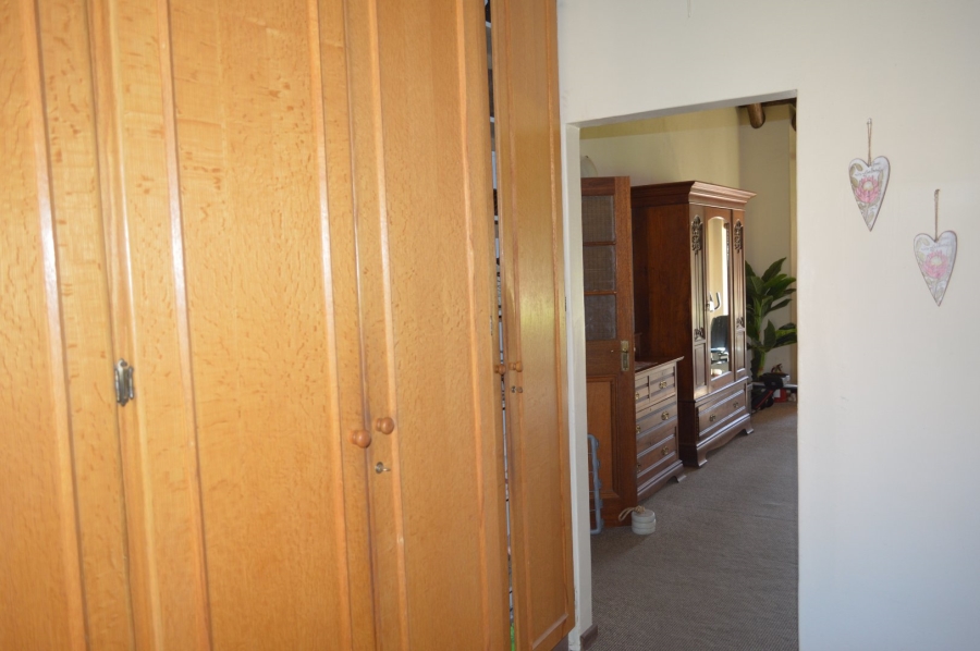 5 Bedroom Property for Sale in Wilkoppies North West